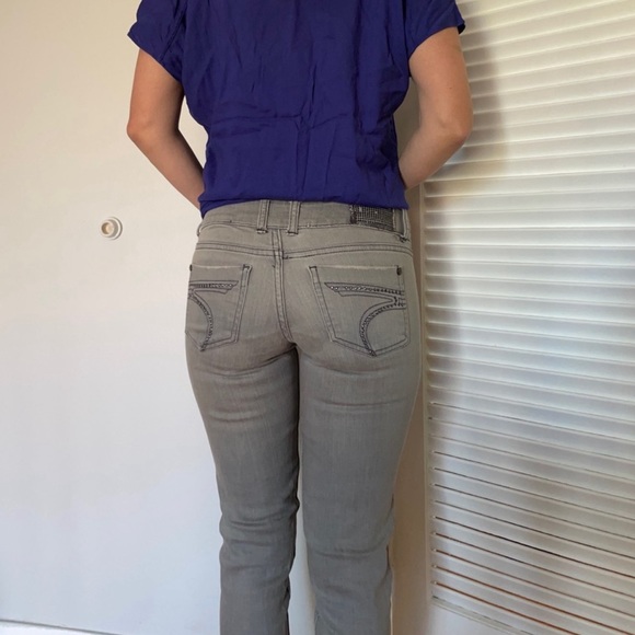 π 4 for $10 Sneak Peek Grey Denim Jeans size 1 2 - Picture 7 of 7